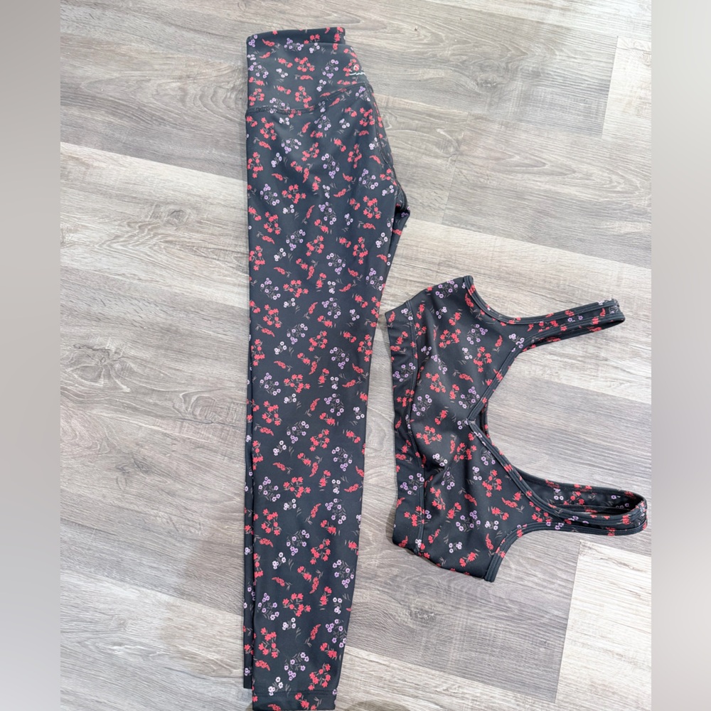 Set Beyond Yoga Black Floral
